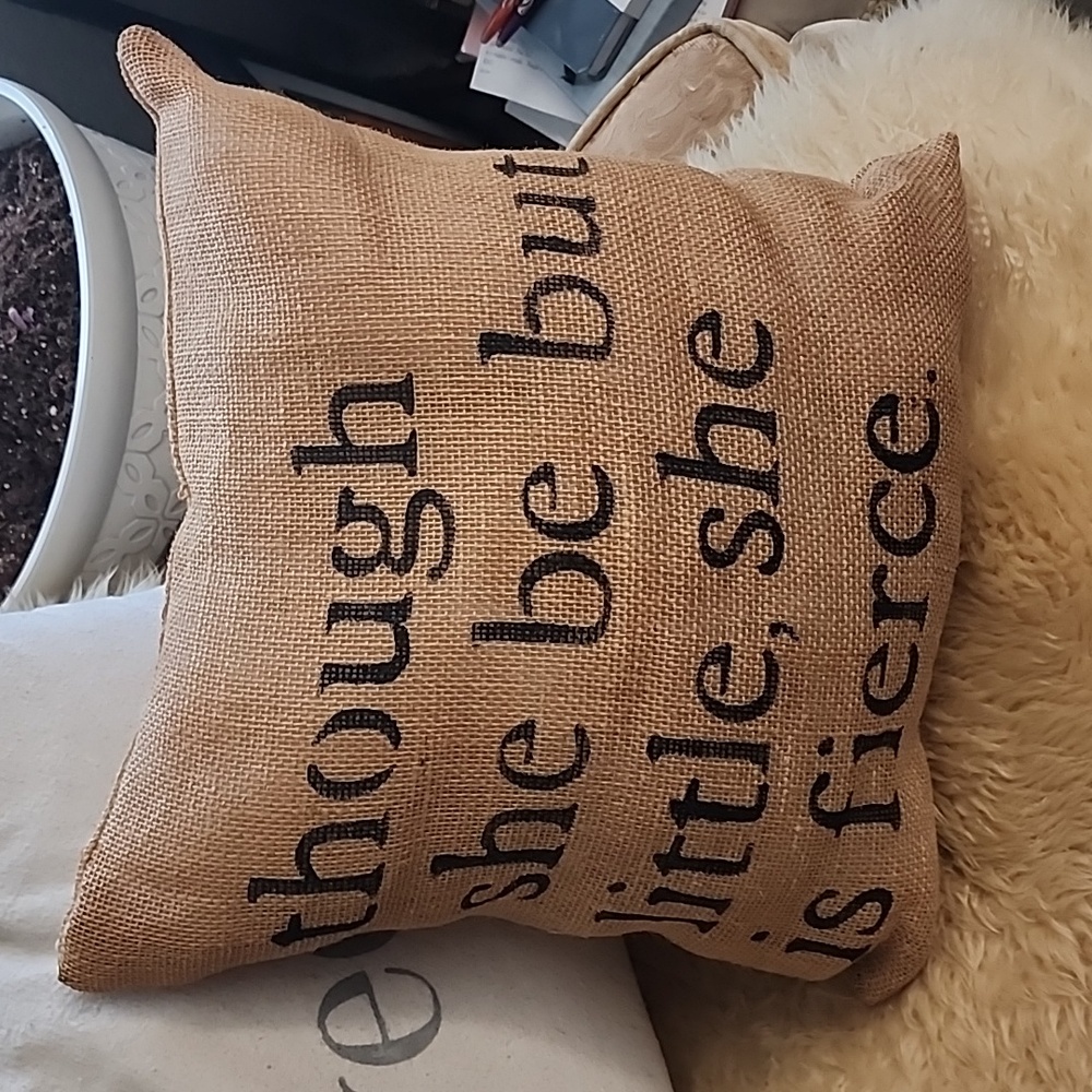 New! Burlap pillow 15"